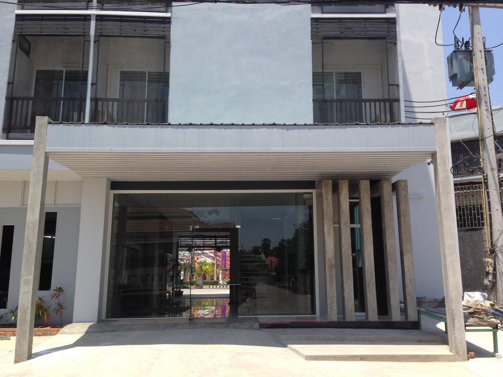 @Me2 Hotel Phitsanulok Exterior photo